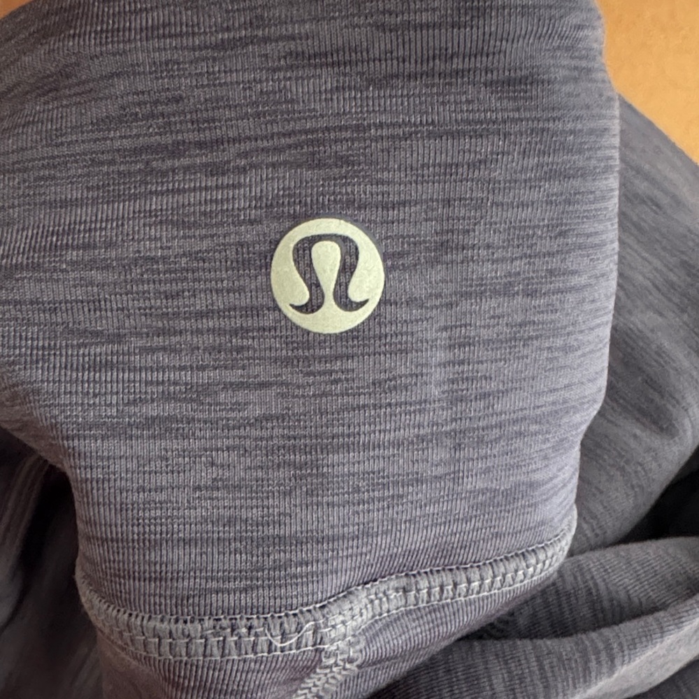 Lululemon - Picture 2 of 4